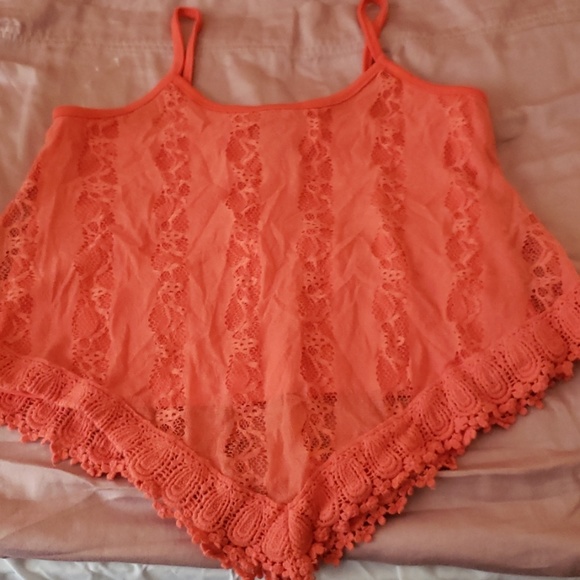 Cropped Tank Top - Picture 1 of 3